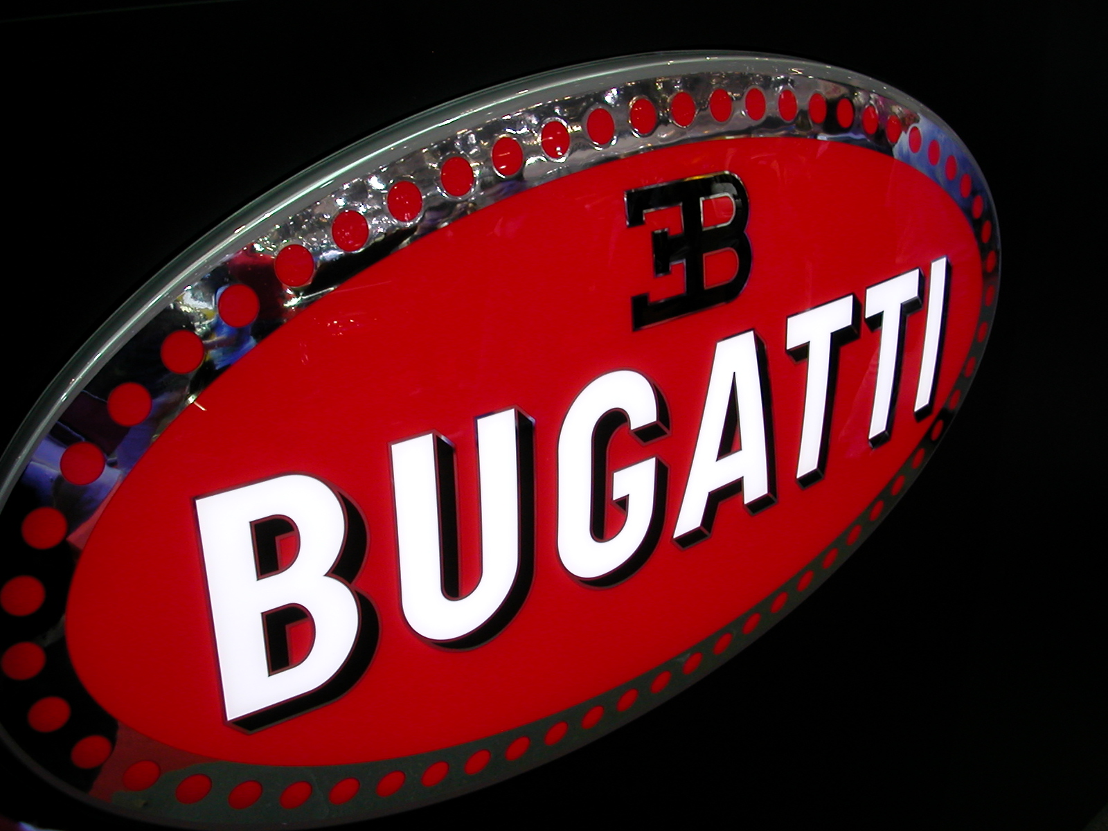 Bảng giá xe Bugatti mới nhất tháng 10/2023 tại Việt Nam | anycar.vn